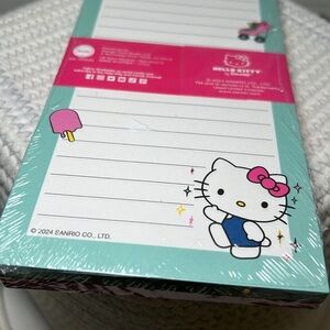 Hello Kitty by Sanrio Notepad Set
